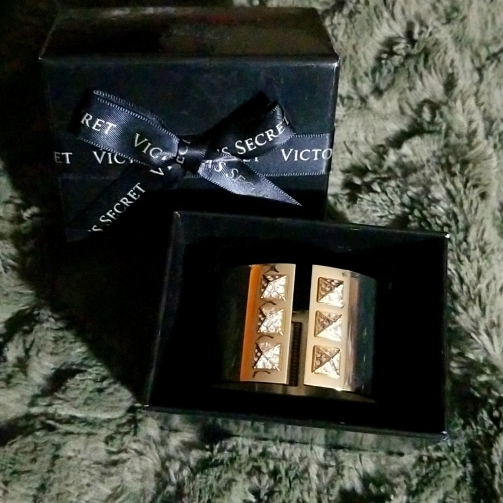 Victoria's Secret Gold Braclet